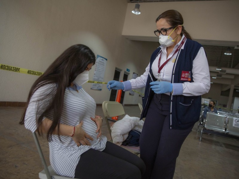 Vacunadas contra Covid-19, 2,400 mujeres embarazadas en Oaxaca