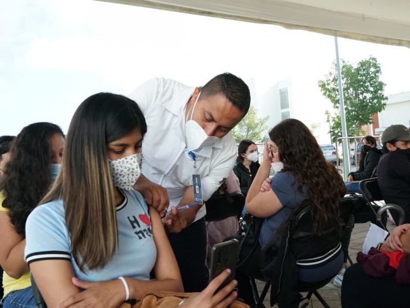 Michoacán alcanza 83% de cobertura contra Coronavirus