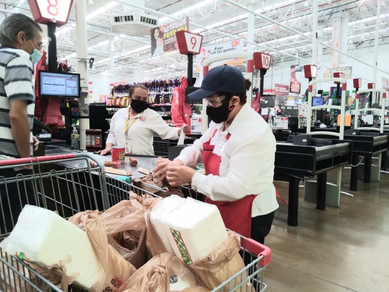 Vacunados y felices regresaron paqueteros a Super Mercados