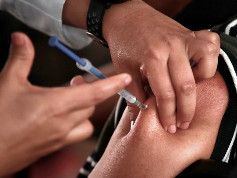 Vacunará a docentes de Querétaro en Mayo