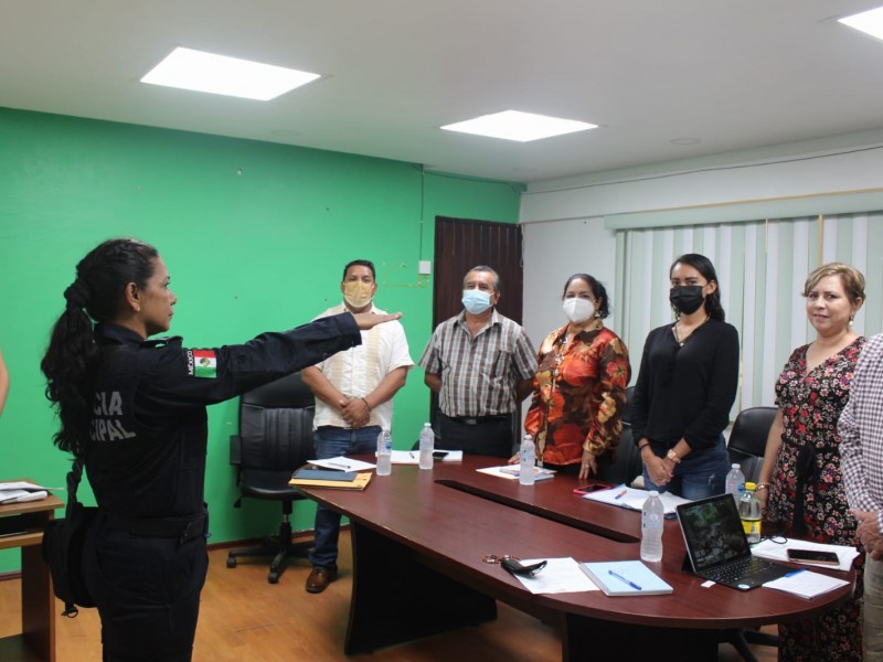 Valentina Meza al frente de la Policía Municipal de Tamiahua