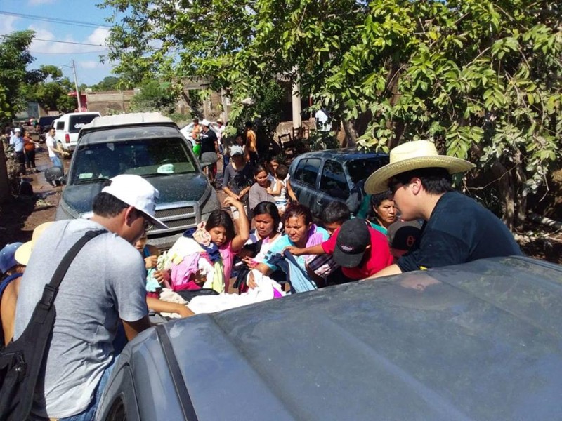 Vallartenses se solidarizaron con la población de Tuxpan
