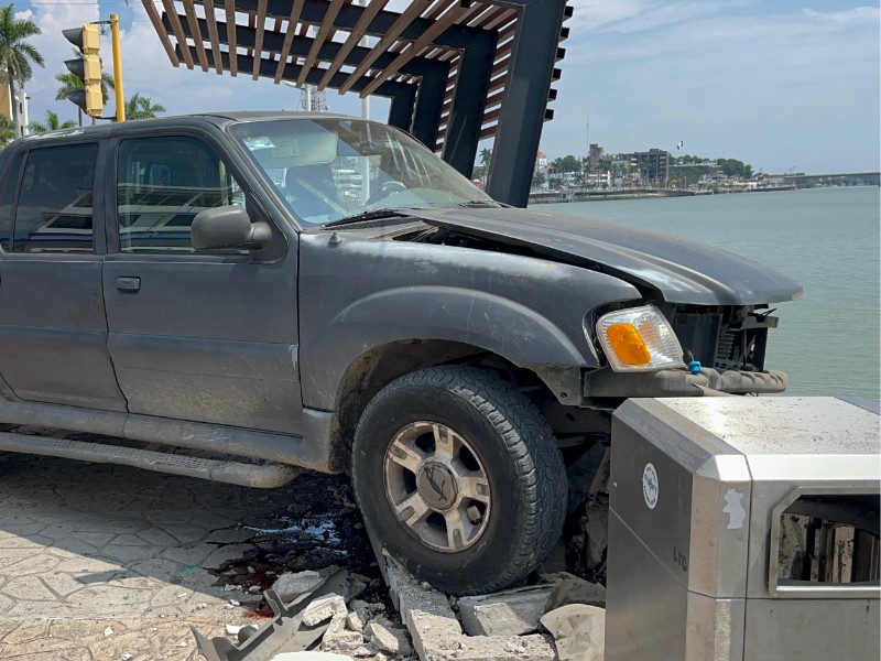 Van 18 accidentes con daños a bienes públicos en Tuxpan