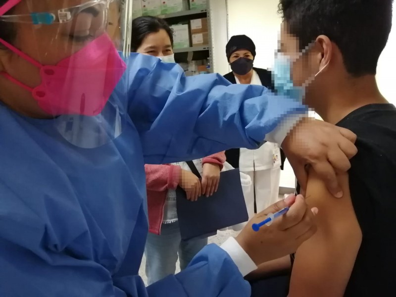 Van 195 vacunas anticovid aplicadas a menores en Uruapan