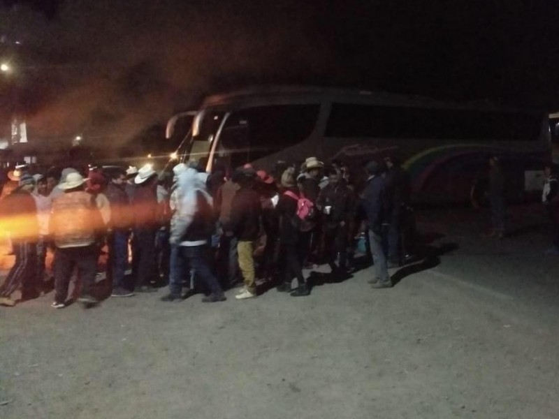 Van casi 36 horas de bloqueo en la carretera México-Tuxpan