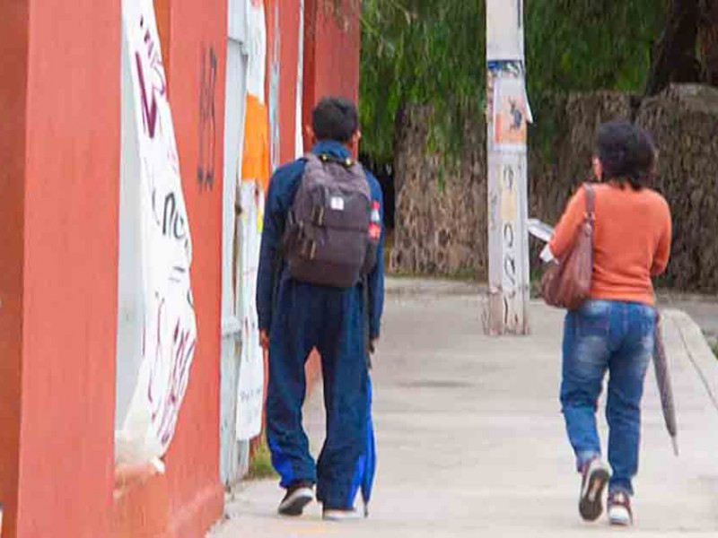 Van 47 brotes de covid en escuelas, alerta SEDEQ