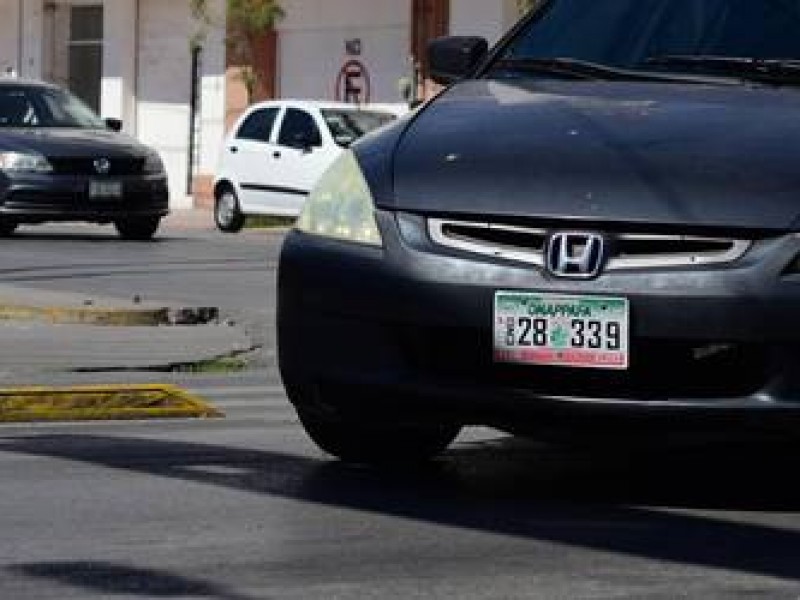 Van 600 vehículos chocolate regularizados en Coahuila