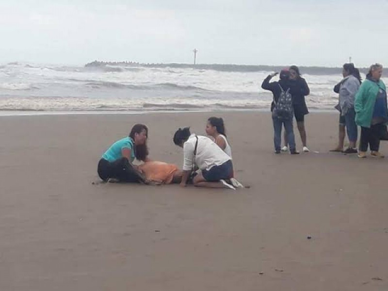 Van 7 vacacionistas ahogados en Veracruz