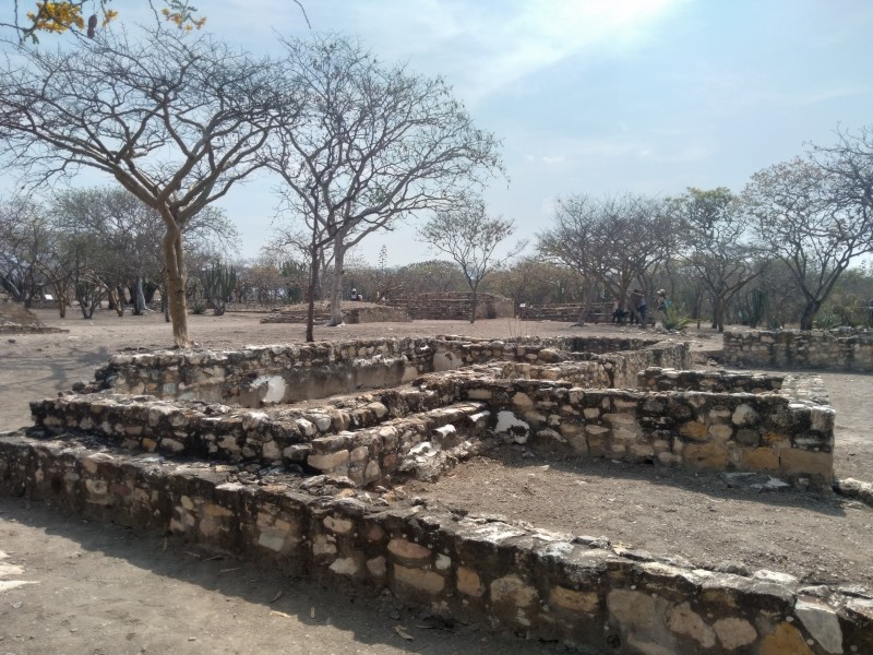 Van más de 400 visitantes en zona arqueológica Tehuacán Viejo