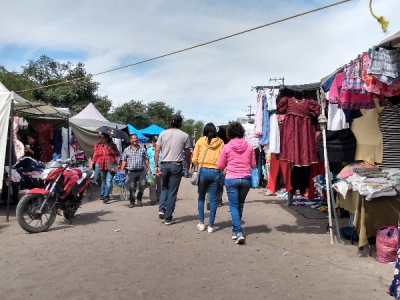 Van por la regulación de tianguis en Tepic