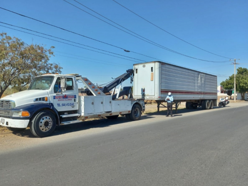 Van por vehículos abandonados en la vía pública