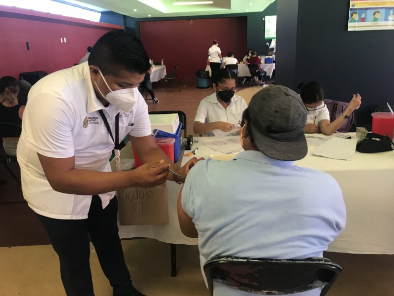 Van vacunados más de 40 mil jóvenes en Veracruz