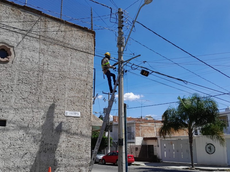 Vandalismo y autos abandonados retrasa desmantelamiento de coaxial en León.