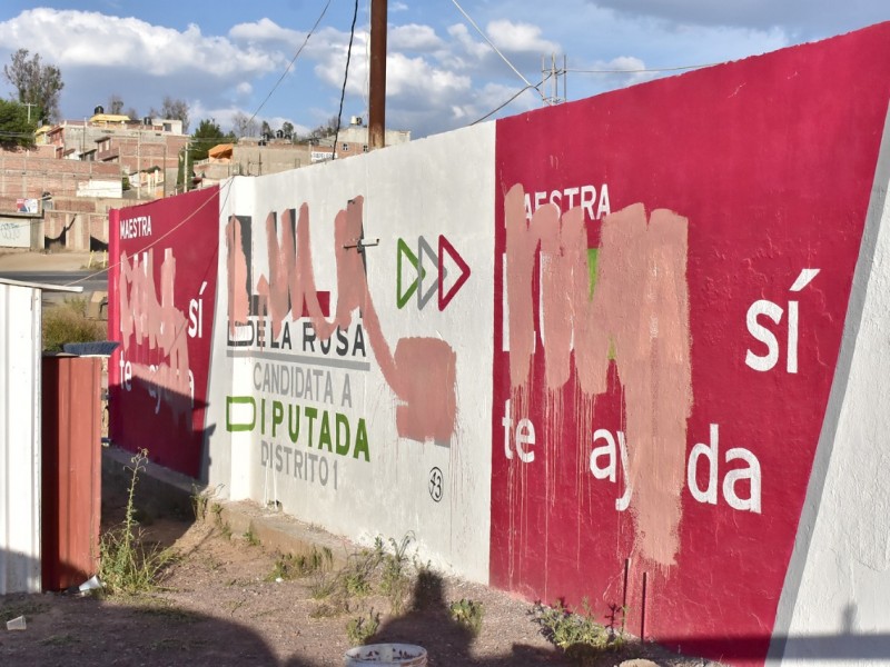 Vandalizan bardas de Lula de la Rosa