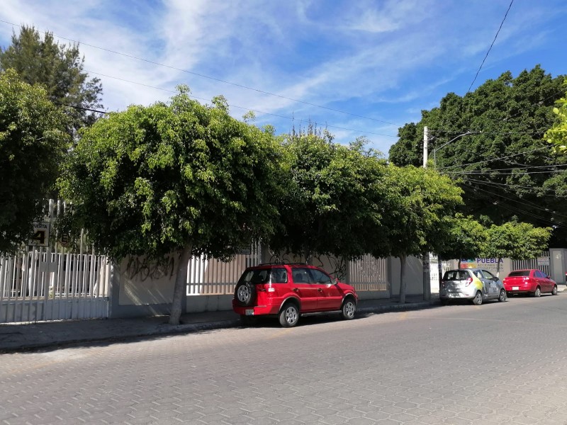 Vandalizan escuelas en Tehuacán y comités inician limpieza