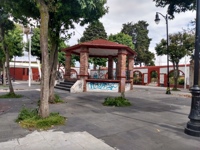 Vandalizan plaza cívica de Metepec