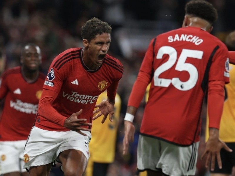 Varane salvó al Manchester United de caer ante el Wolverhampton