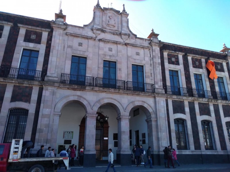 Varios regidores de Toluca sin licenciatura