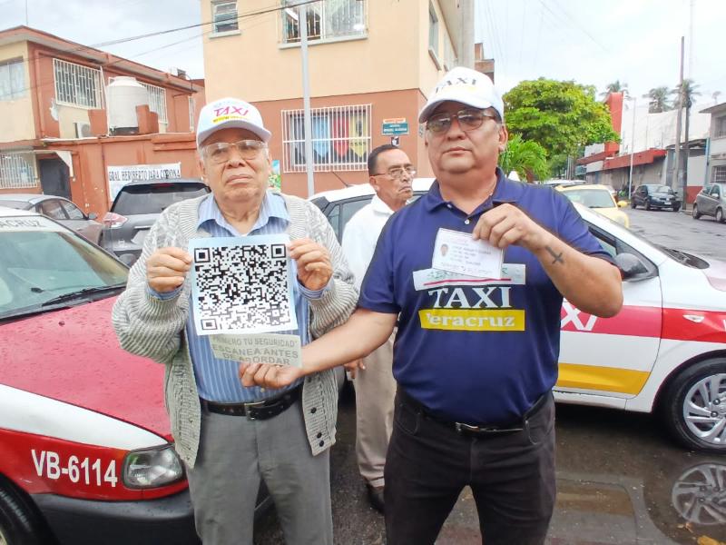 ¿Vas a tomar un taxi en Veracruz? escanea código-QR para mayor seguridad