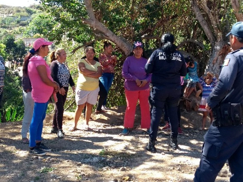 Vecinos acudan de invasión en área verdd