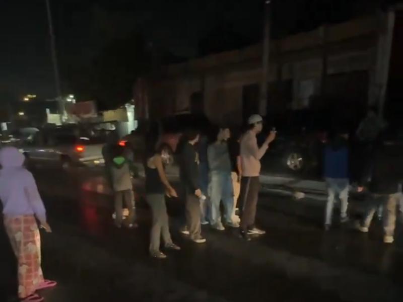 Vecinos bloquearon avenida 8 de julio; denunciaron falta de agua