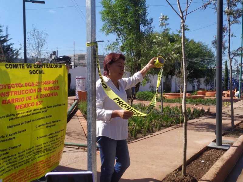 Vecinos clausuran obra de SEDATU en la colonia México 83