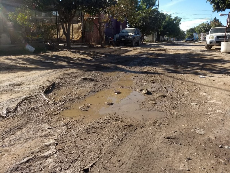 Vecinos de Ampliación Villa Campestre denuncian abandono de servicios públicos