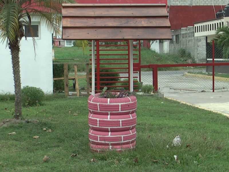 Vecinos de Cabo Rojo, optaron por reciclar neumáticos