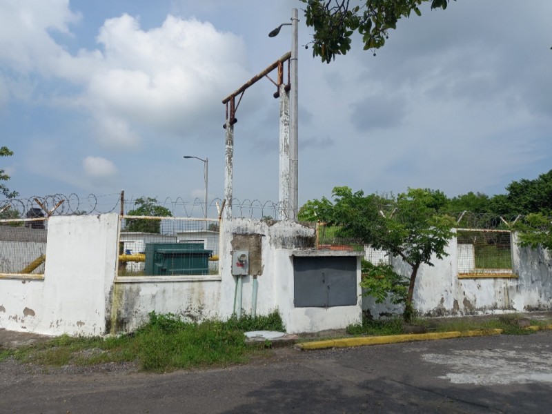 Vecinos de Colinas cansados de la falta de agua