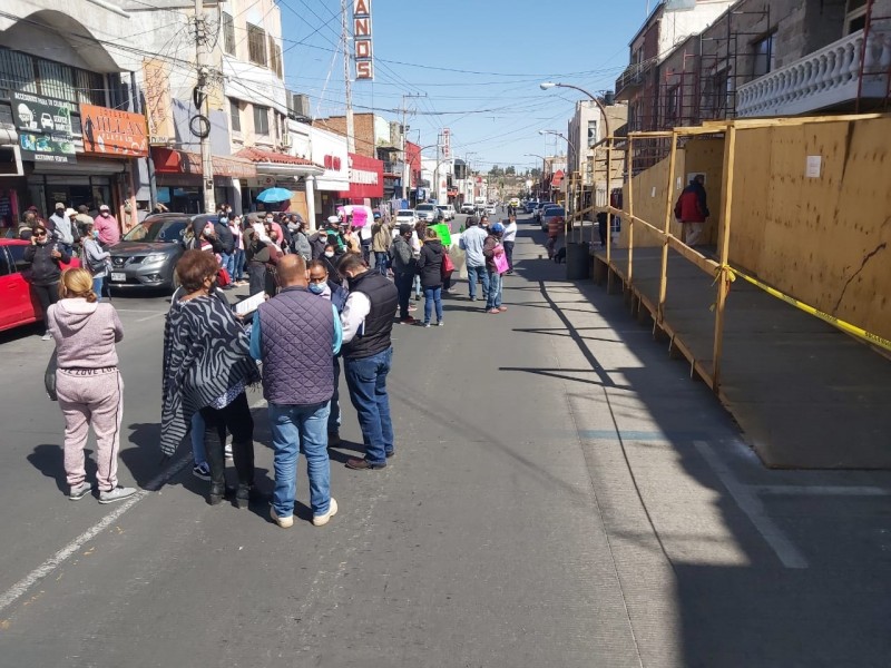 Vecinos de colonia Félix Peñaloza solicitan servicio de luz