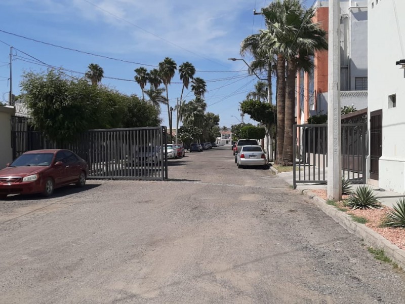 Vecinos de colonia Modelo inconformes por instalación de una reja