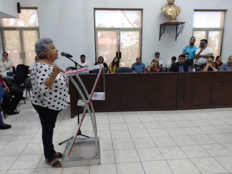 Vecinos de El Toreo se quejan en cabildo