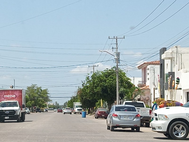 Vecinos de fraccionamiento Viñedos exigen reparación de alumbrado público