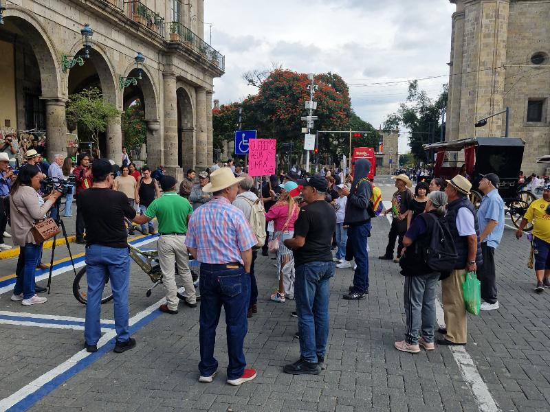 Vecinos de Guadalajara y Tonalá protestan por falta de agua