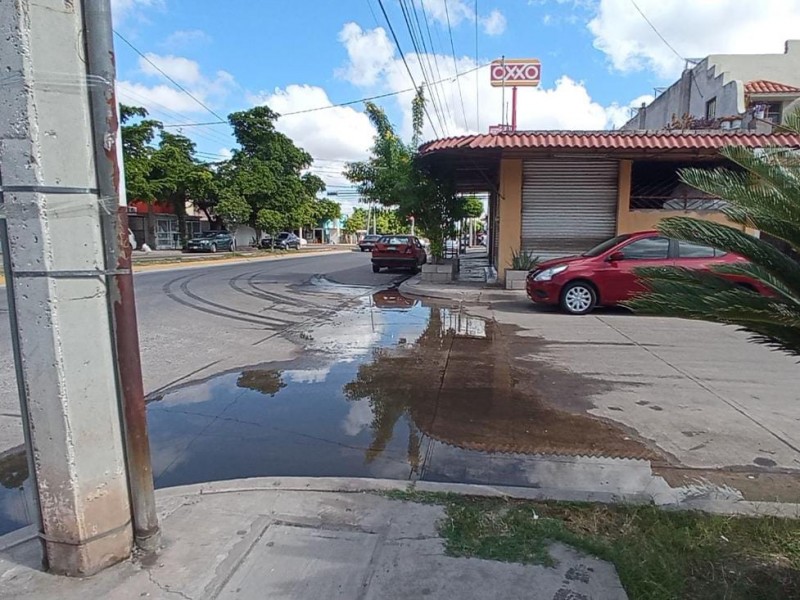 Vecinos de Infonavit Macapule denuncian derroches de agua por Car-Wash