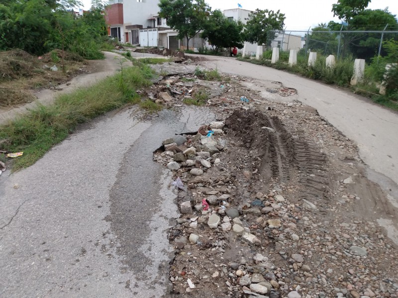 Vecinos de jardínes del Grijalva olvidados por autoridades de Chiapa