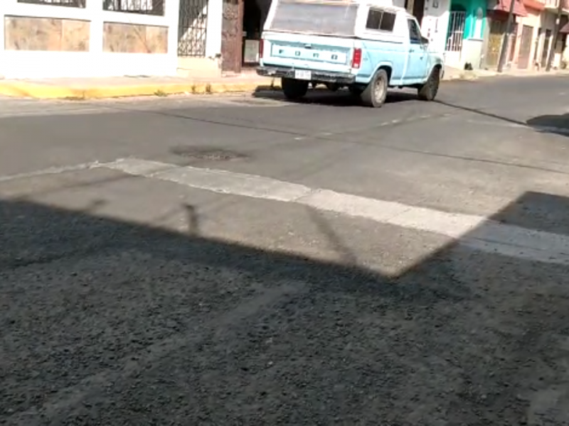 Vecinos de la calle Hidalgo piden rehabilitación o bacheo