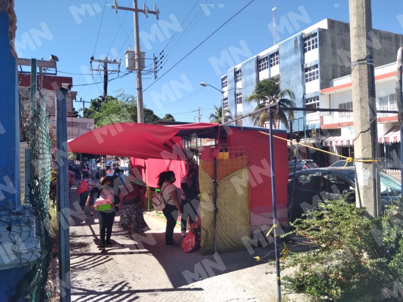 Vecinos de la colonia denuncian invasión de comerciantes ambulantes