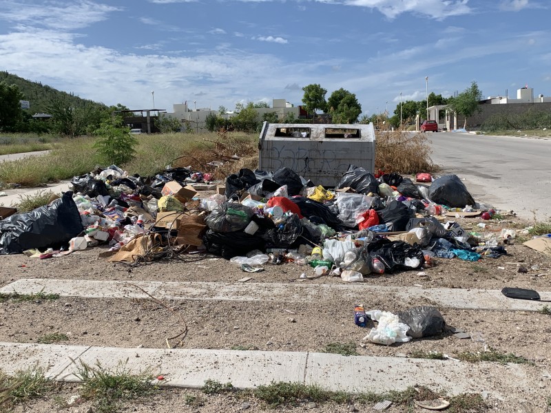 Vecinos de la colonia Valle del Mezquite denuncian basurero