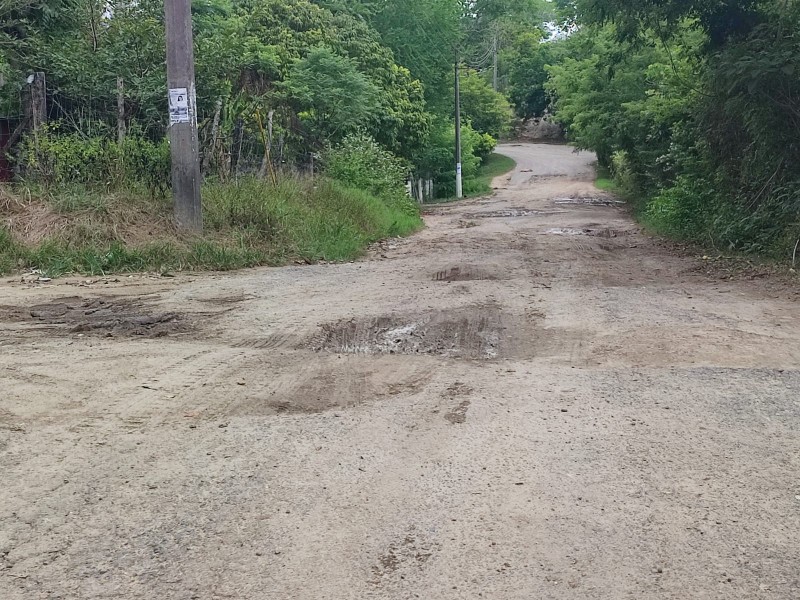 Vecinos de la comunidad Cruz Naranjos solicitan apoyo