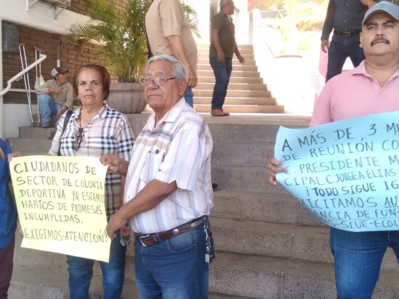 Vecinos de la Deportiva exigen pavimentación y drenaje pluvial