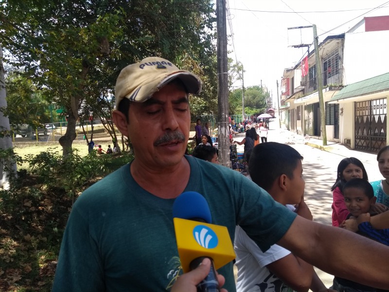 Vecinos de la Moctezuma piden desazolve de alcantarillas