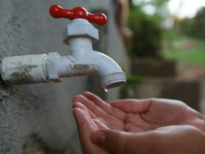 Vecinos de La Pradera siguen sufriendo por falta de agua