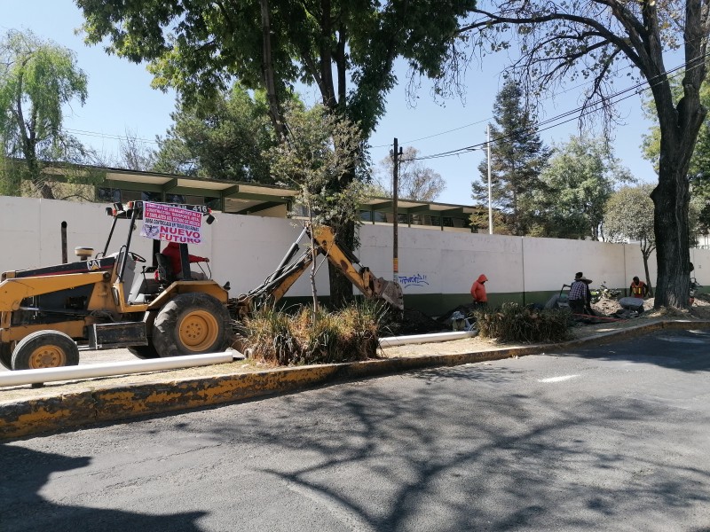 Vecinos de la volonia Ángeles piden apoyo vial ante obras