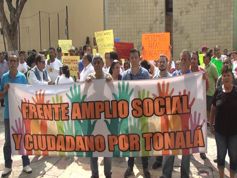 Vecinos de Tonalá marchan para exigir soluciones