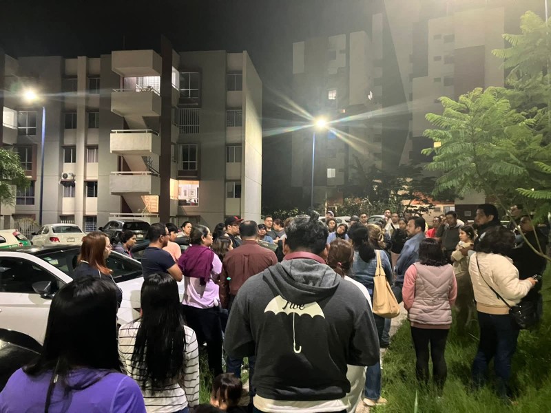 Vecinos de Valle Real atribuyen inundación a obra mal planeada