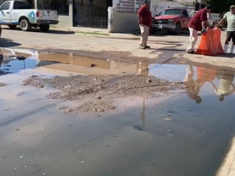 Vecinos de Villa Fontana se manifiestan por drenajes colapsados