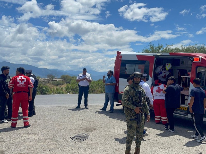 Vecinos de Villas Universidad exigen topes en carretera estatal