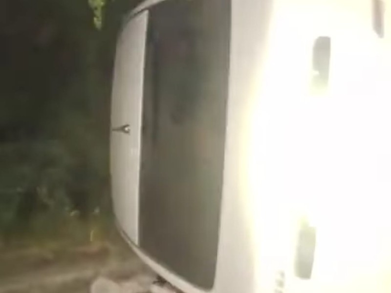 Vecinos del Canal Las Pilas piden reparar baches ante riesgo de accidentes Vecinos del Canal Las Pilas piden reparar baches ante riesgo de accidentes