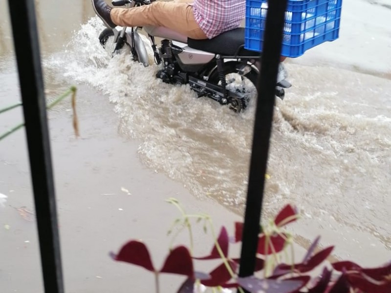 Vecinos del Centro piden ayuda para reducir inundaciones